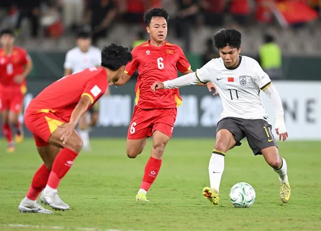 Màn hình điện thoại hiển thị quá trình cài đặt ứng dụng F169 APK thành công, sẵn sàng để sử dụng